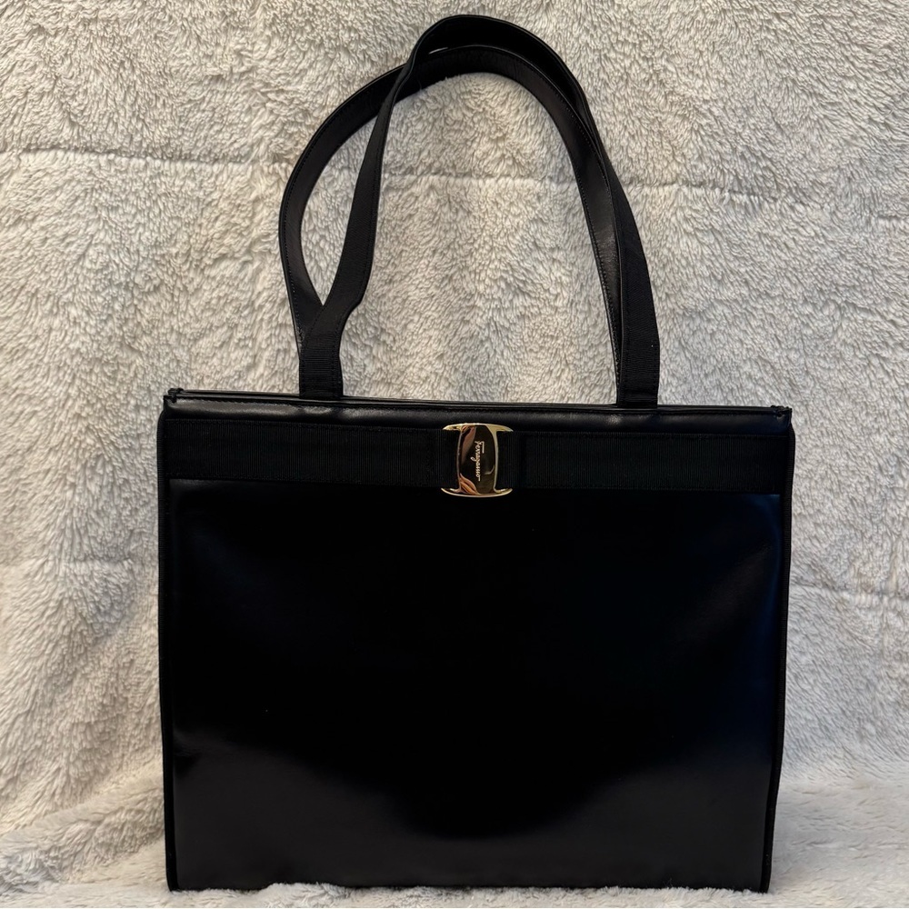 NWOT Vintage Salvatore Ferragamo Vara Ribbon Tote in Smooth Leather